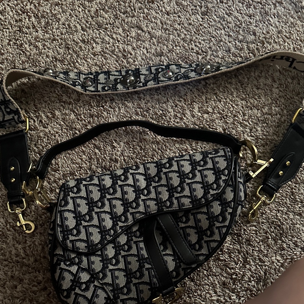 Dior Saddle Shoulder Bag with Strap. Authenticity not verified as it was a gift.